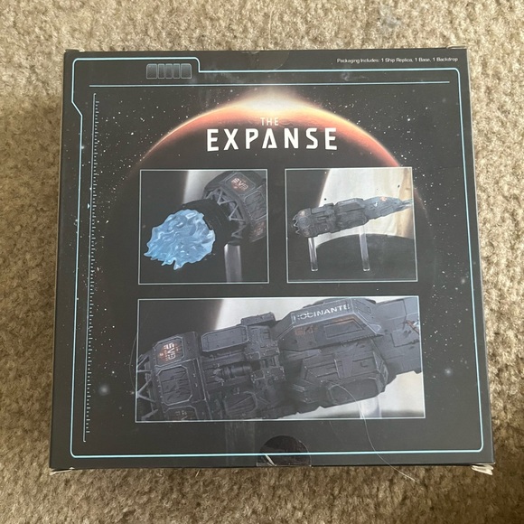 The Expanse Rocinante Ship Figure - Picture 2 of 4
